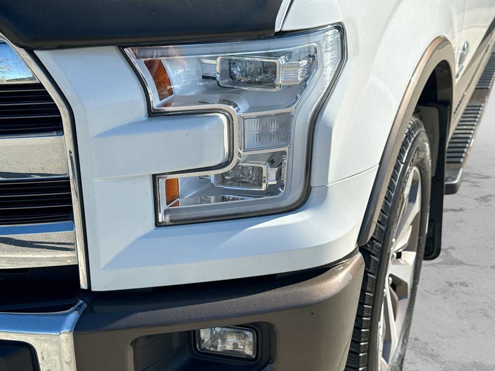 Used 2015 Ford F150 King Ranch w/ Equipment Group 601A Luxury AWD/4WD image 10