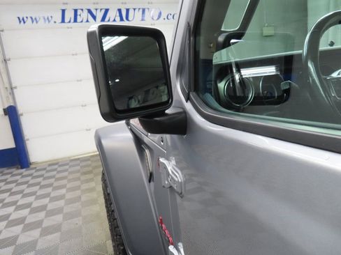 Used 2020 Jeep Gladiator Rubicon w/ Uconnect 4C Nav & Sound Group image 63