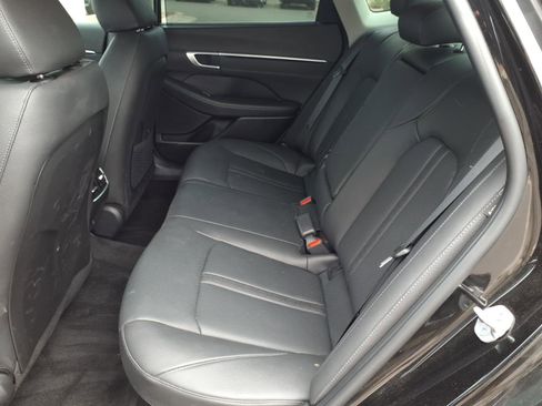 Certified 2025 Hyundai Sonata Limited FWD image 16