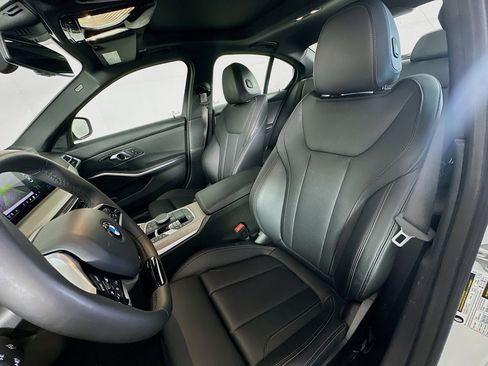 Used 2025 BMW 330i Sedan image 13