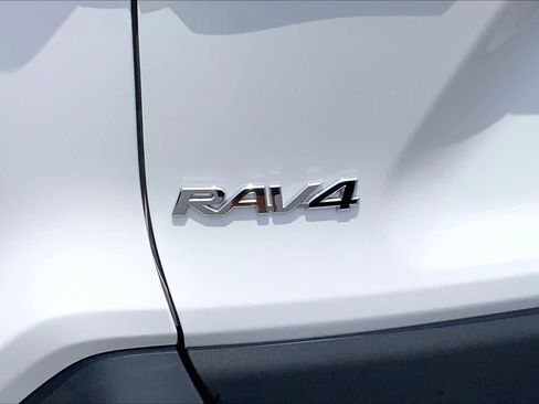 Used 2023 Toyota RAV4 XLE Premium FWD image 10