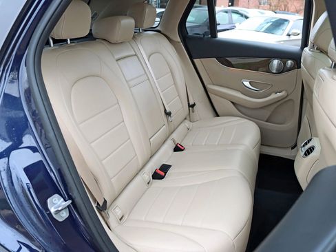Used 2019 Mercedes-Benz GLC 300 4MATIC image 30