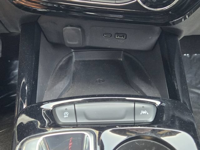Used 2025 Chevrolet Trax RS w/ Sunroof Package FWD image 14