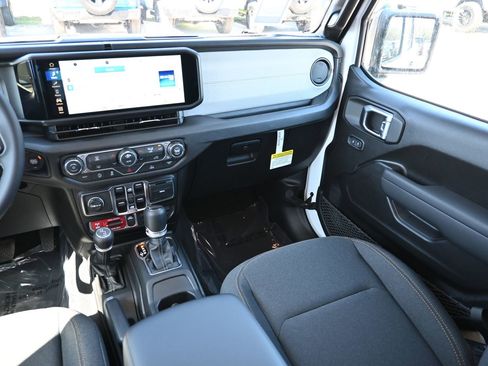 New 2026 Jeep Gladiator Willys image 16