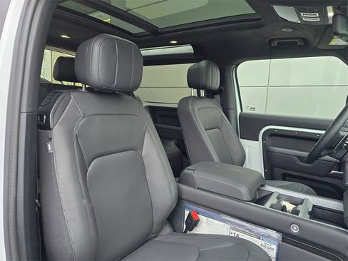 New 2025 Land Rover Defender 90 V8 image 28