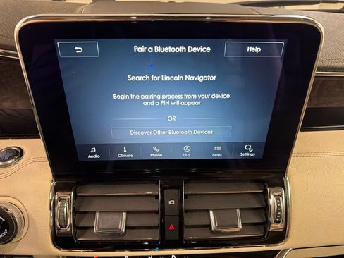 Certified 2020 Lincoln Navigator L Reserve w/ Luxury Package AWD/4WD image 11