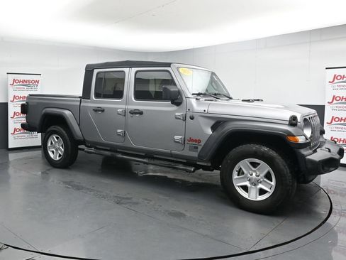 Used 2020 Jeep Gladiator Sport w/ Quick Order Package 24S AWD/4WD image 2