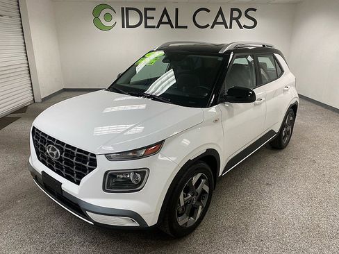 Used 2023 Hyundai Venue Limited image 1