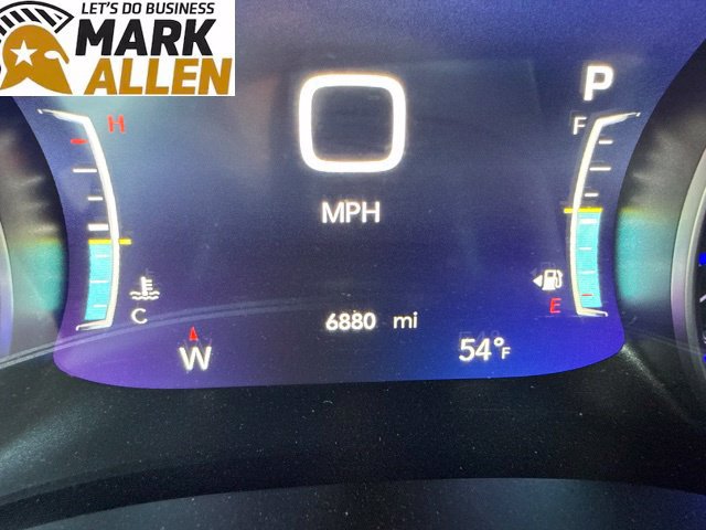 Used 2026 Chrysler Pacifica Select FWD image 8