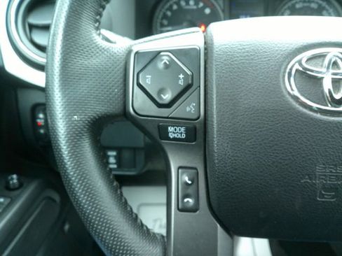 Used 2021 Toyota Tacoma TRD Sport w/ TRD Premium Sport Package AWD/4WD image 15