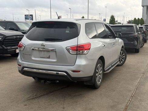 Used 2014 Nissan Pathfinder S image 5