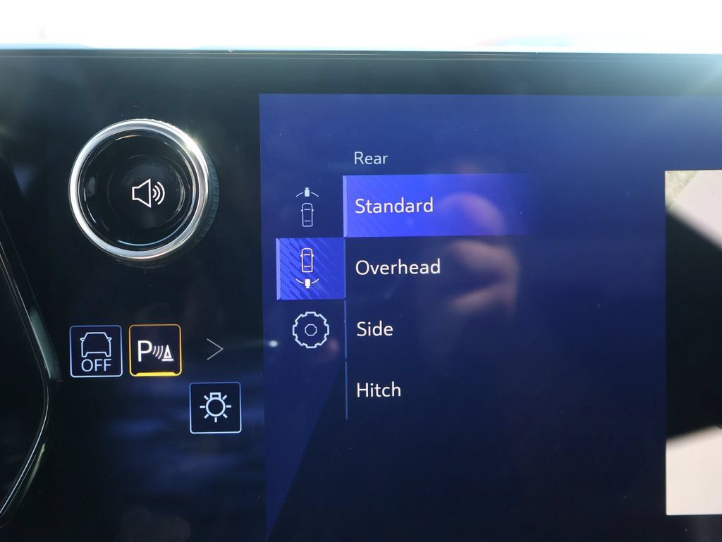 Certified 2024 Chevrolet Equinox EV RS FWD image 27