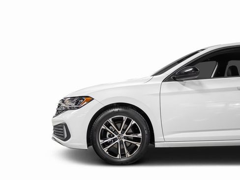 Used 2022 Volkswagen Jetta Sport image 11