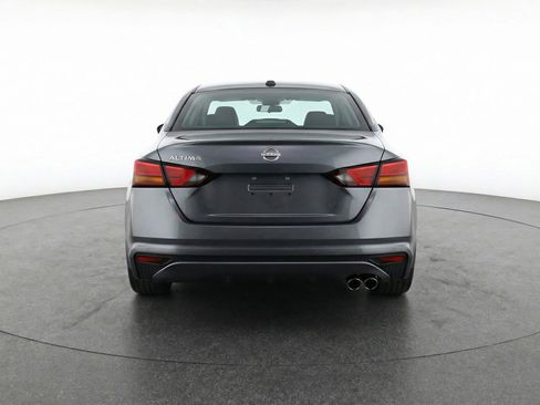 Used 2025 Nissan Altima 2.5 SV FWD image 7