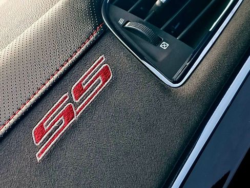 Used 2015 Chevrolet SS RWD image 30