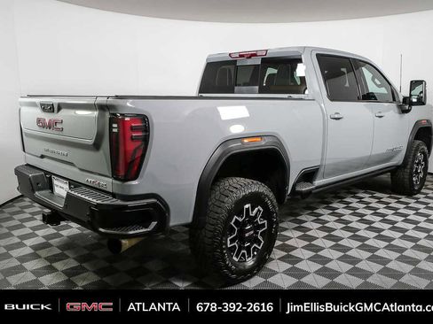 Used 2024 GMC Sierra 2500 AT4X image 3