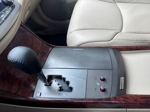 Used 2011 Toyota Avalon FWD image 16