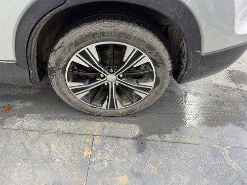 Used 2022 Mitsubishi Eclipse Cross SE image 36