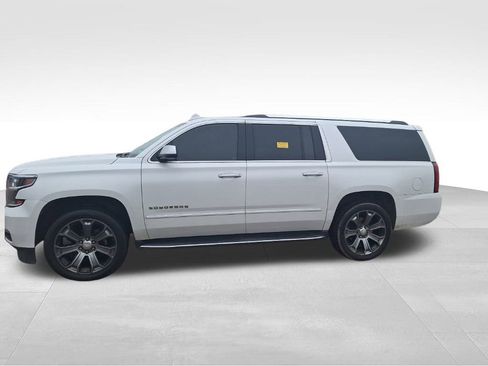 Used 2017 Chevrolet Suburban Premier image 19