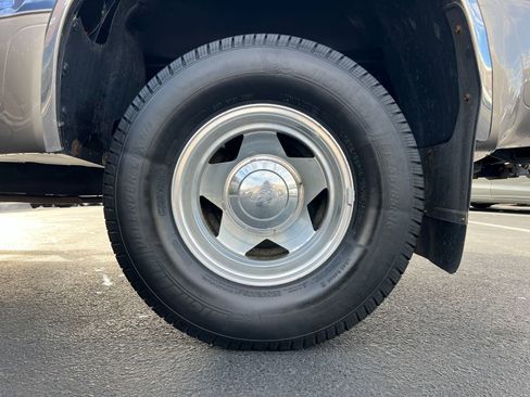 Used 2004 Ford F350 Lariat image 29