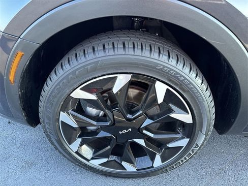 Used 2025 Kia Sorento EX image 16