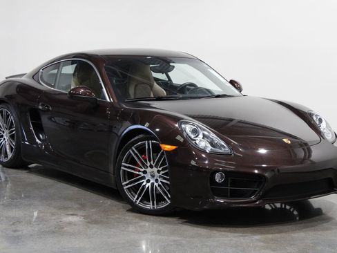 Used 2016 Porsche Cayman S image 3