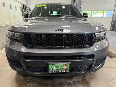 Used 2023 Jeep Grand Cherokee L Laredo AWD/4WD image 2
