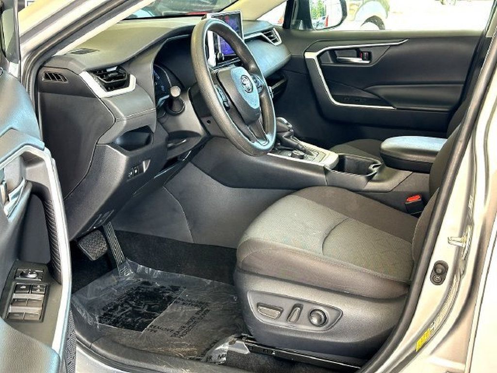 Certified 2024 Toyota RAV4 XLE AWD/4WD image 10