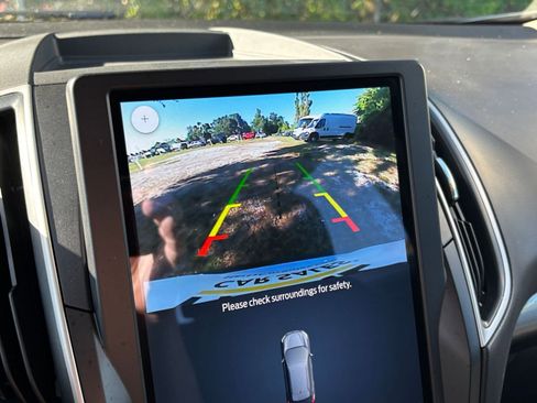 Used 2024 Ford Edge SEL image 17