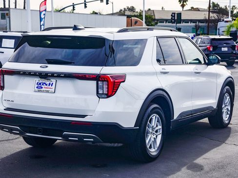 Used 2026 Ford Explorer Active w/ Active Comfort Package RWD image 4