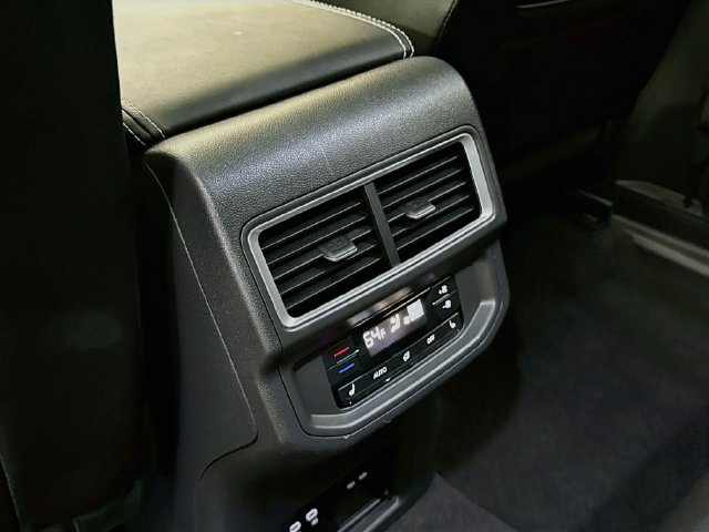 Used 2024 Volkswagen Atlas SEL AWD/4WD image 26