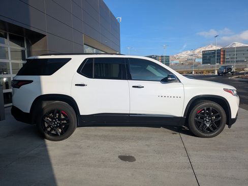 Used 2021 Chevrolet Traverse Premier w/ Redline Edition image 4