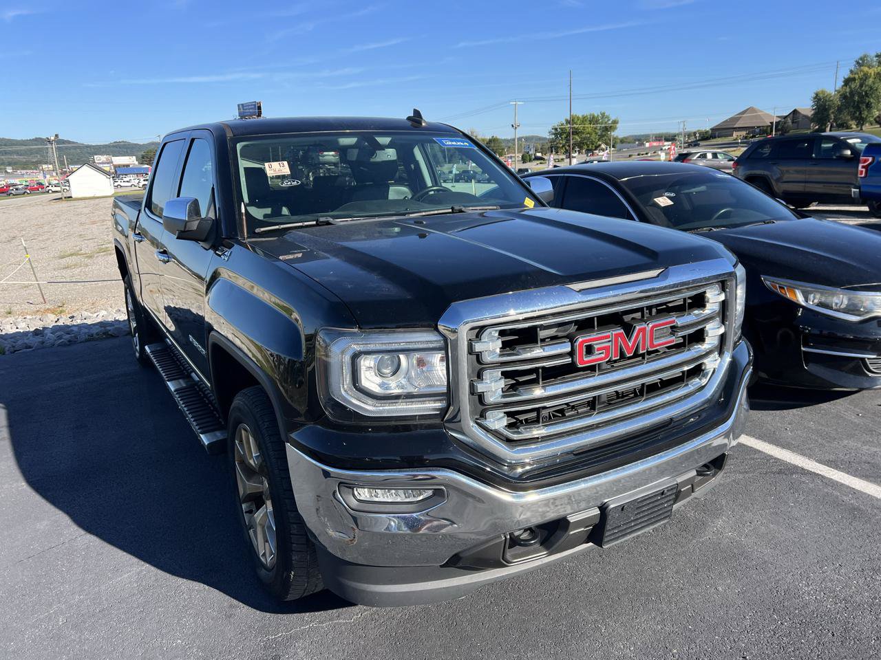 Used 2017 GMC Sierra 1500 SLT w/ SLT Premium Package AWD/4WD image 3
