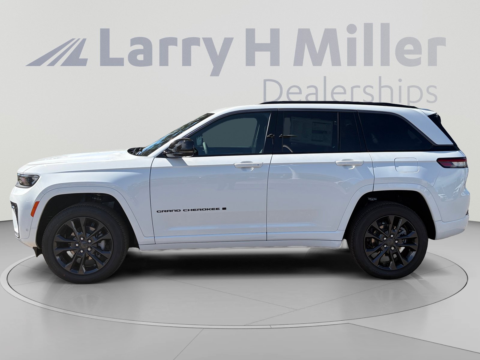 New 2026 Jeep Grand Cherokee Limited AWD/4WD image 2
