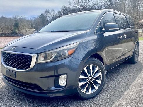 Used 2015 Kia Sedona SX image 2