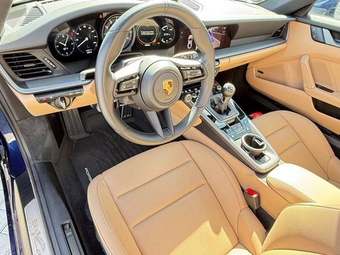 Used 2024 Porsche 911 Carrera 4S w/ Sportdesign Package AWD/4WD image 17