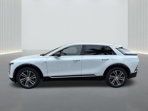 New 2026 Cadillac Lyriq Luxury RWD image 8