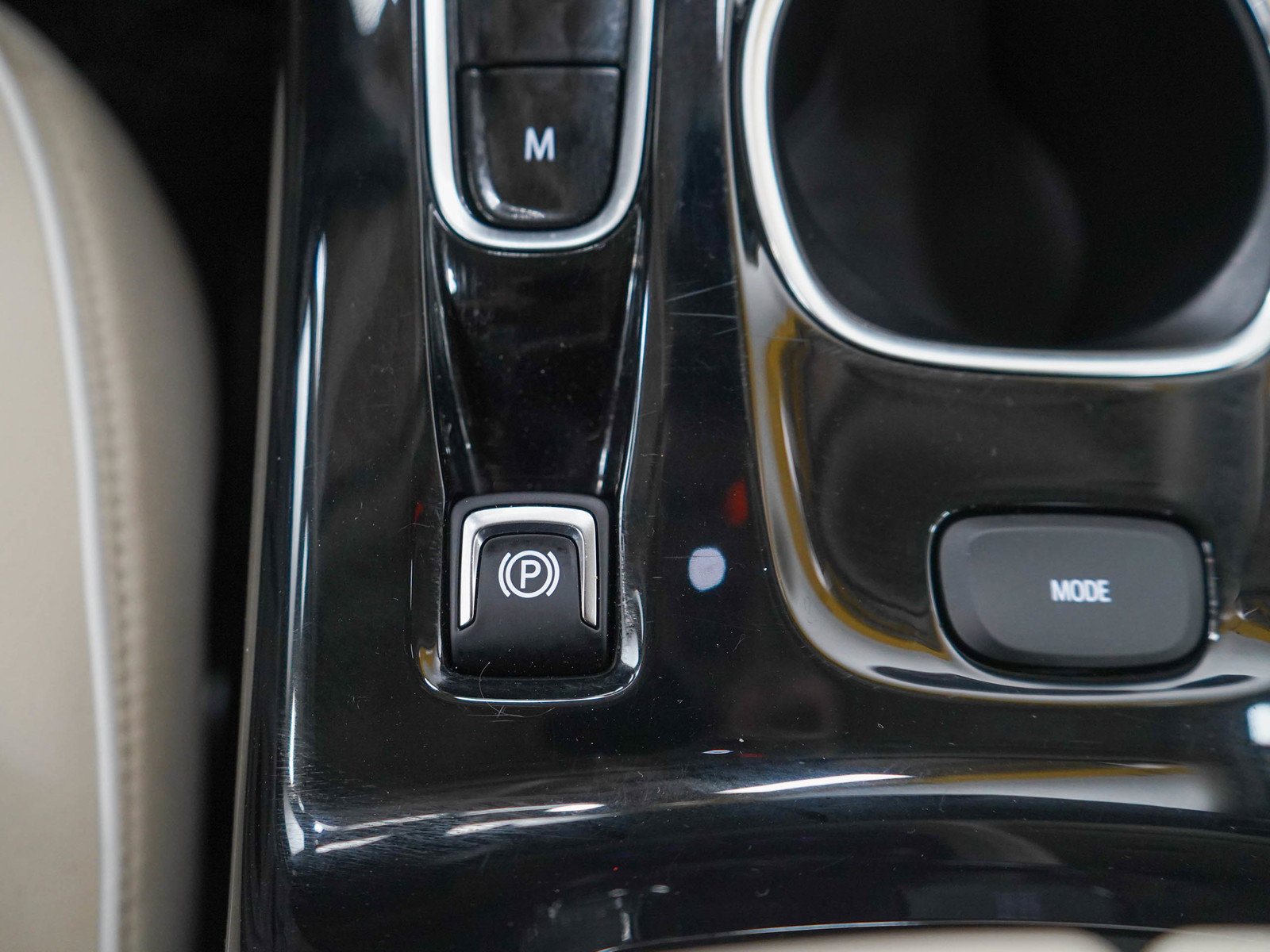 Used 2023 Buick Envision Avenir AWD/4WD image 24