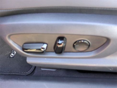 Certified 2025 Lexus ES 350 w/ Premium Package image 18