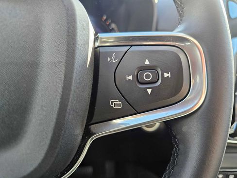 Certified 2025 Volvo XC40 B5 Plus w/ Climate Package image 32