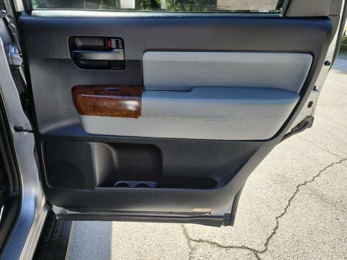 Used 2012 Toyota Sequoia SR5 w/ Premium Pkg RWD image 37