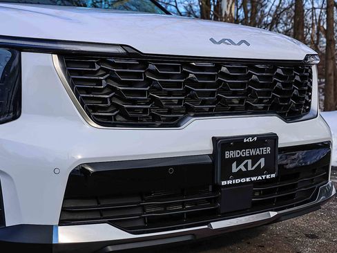 Certified 2025 Kia Sorento S image 28