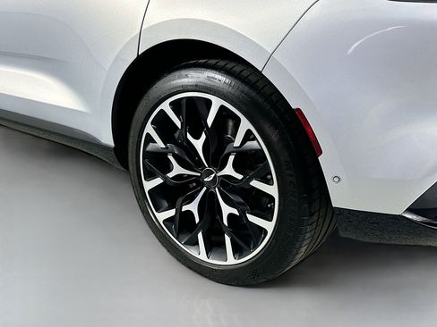 Used 2021 Aston Martin DBX image 9