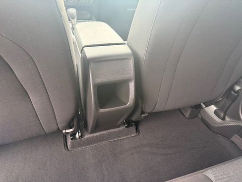 Used 2025 Chevrolet Trax LS w/ LS Convenience Package FWD image 23