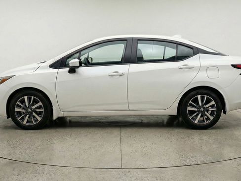Used 2025 Nissan Versa SV FWD image 5