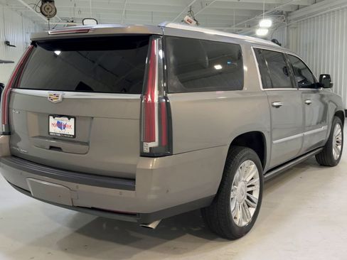 Used 2018 Cadillac Escalade ESV Platinum image 9