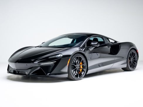 Used 2026 McLaren Artura image 11