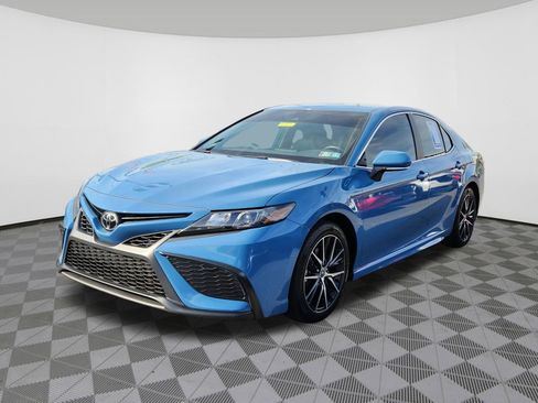 Used 2024 Toyota Camry SE image 2