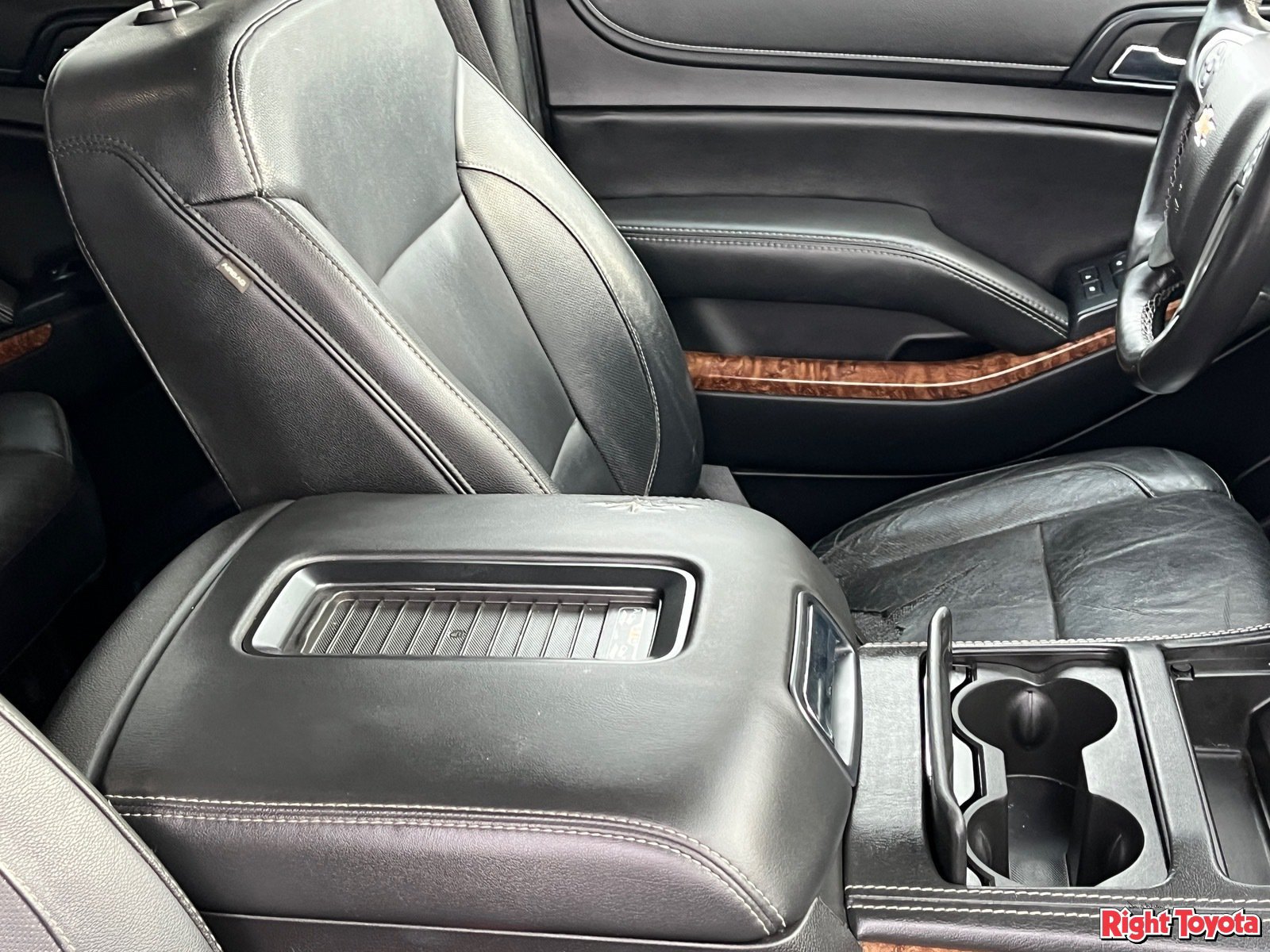 Used 2018 Chevrolet Suburban Premier RWD image 13