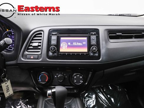 Used 2021 Honda HR-V LX image 11